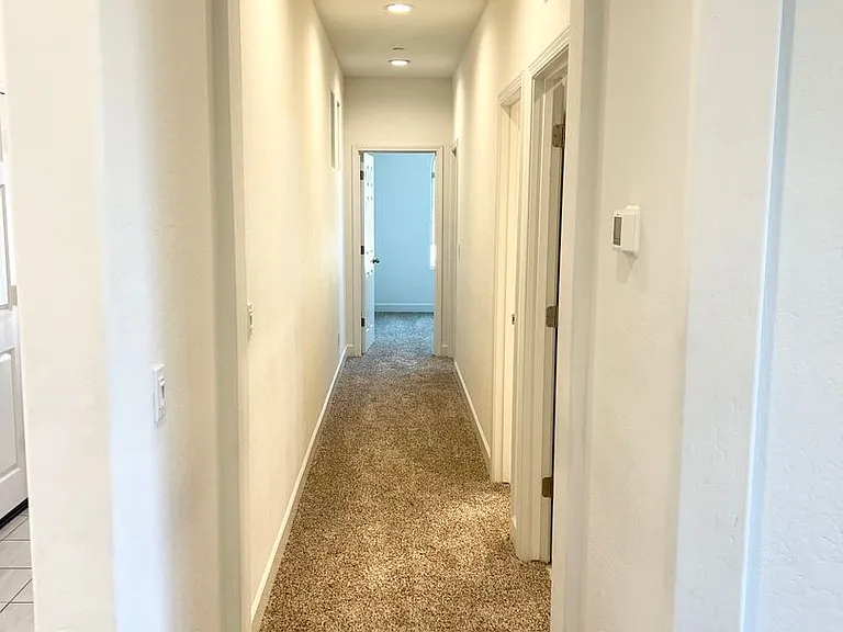 937 Lindsay Ln — Photo 11