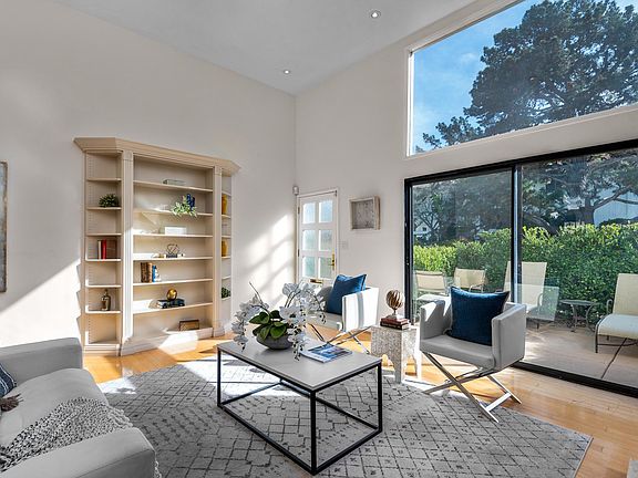 3rd image of 641 Por La Mar Cir Unit C