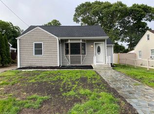 126 Sharp St, Patchogue, NY 11772