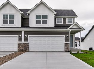 4707 172nd St, Urbandale, IA 50323