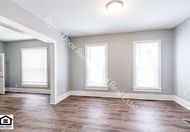 515 N State St #515 N STATE — Photo 6