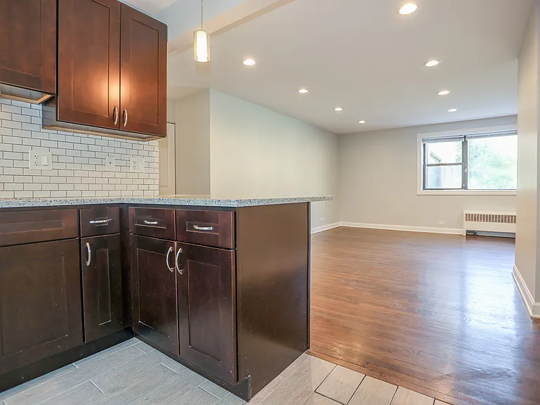 6803 N Ridge Ave #106 — Photo 3