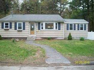 12 Carpenter St, Foxboro, MA 02035
