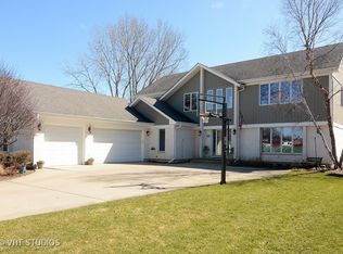 1049 E Thomas St, Arlington Heights, IL 60004