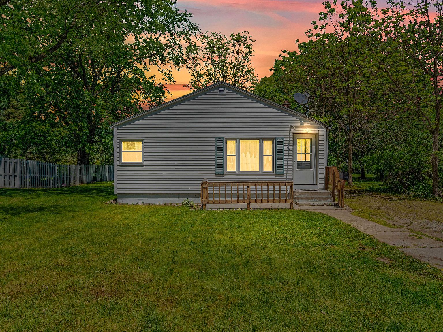 225 E South St, Hillsdale, MI 49242 MLS 23017785 Zillow