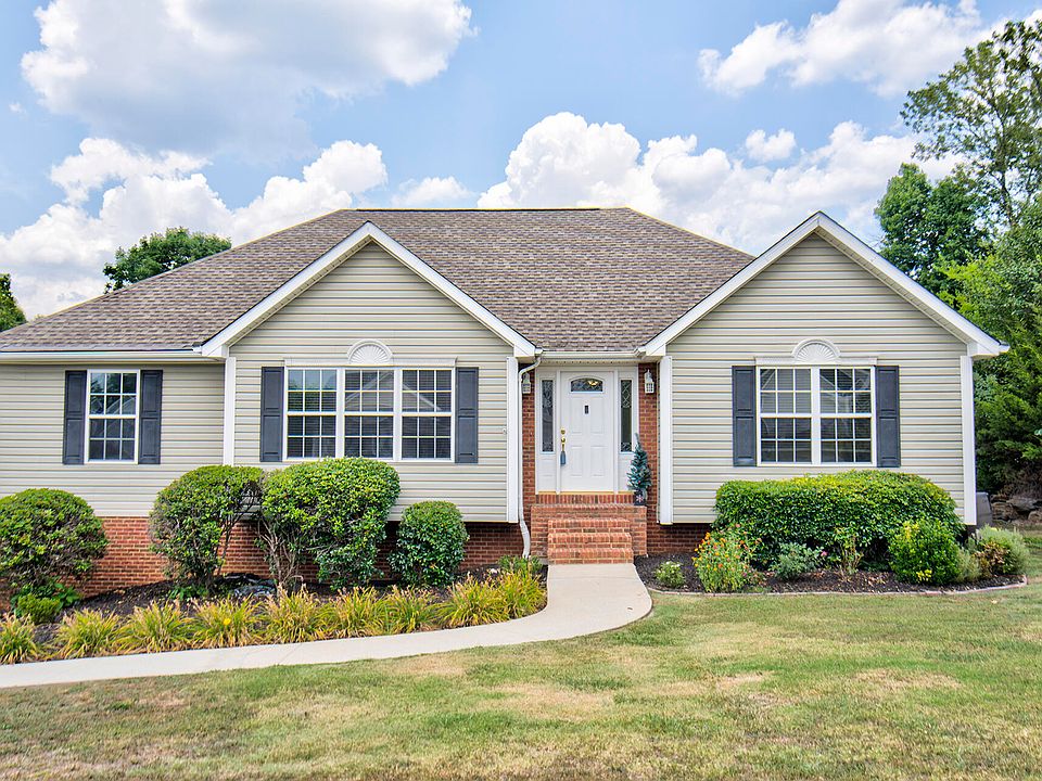1st image of 335 Blue Heron Dr