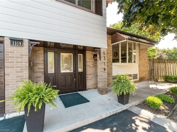 1319 Sherwood Ct, Burlington, ON L7M 1C8