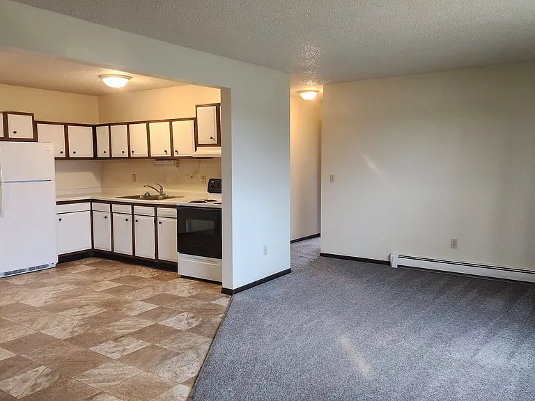 419 & 427 Bryant Ave NW — Photo 17