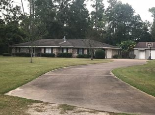 100 Autumn Shadows Dr, Silsbee, TX 77656