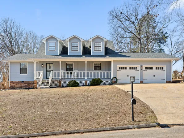1716 Mountain Bay Dr, Hixson, TN 37343