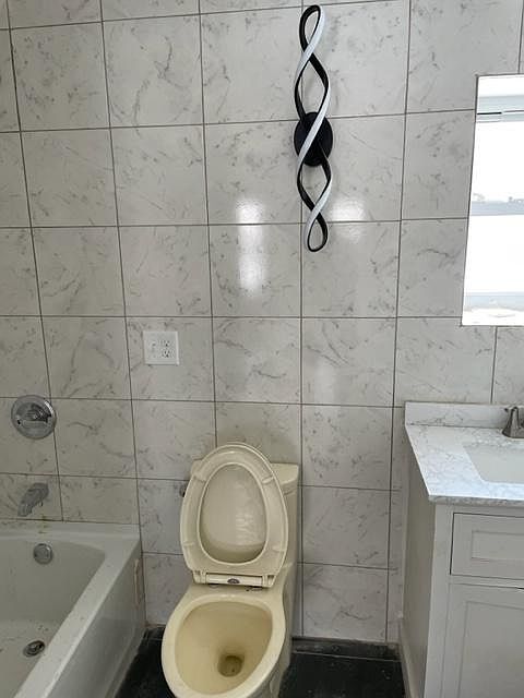 2nd image of 346 Main St #3A