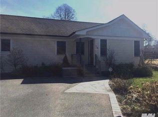 15 Grove Rd, Rocky Pt, NY 11778