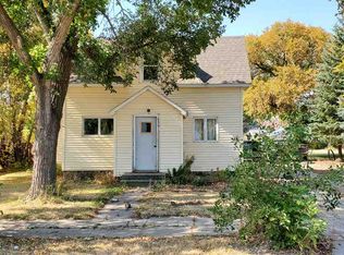 615 1st Ave NE, Kenmare, ND 58746