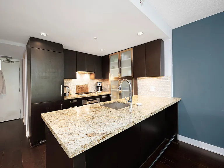 1055 Richards St #502 — Photo 8