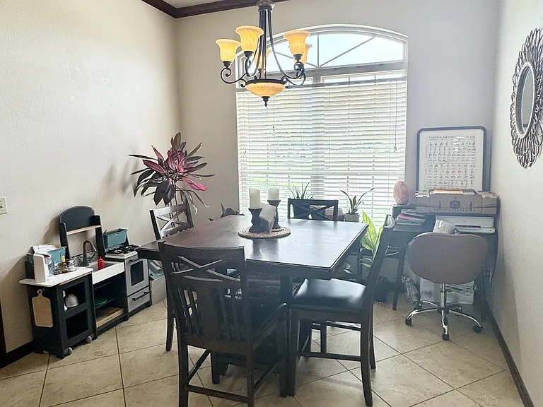 708 Cougar Ln — Photo 11