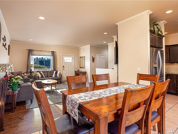 Large Open Living Space, perfect for entertaining