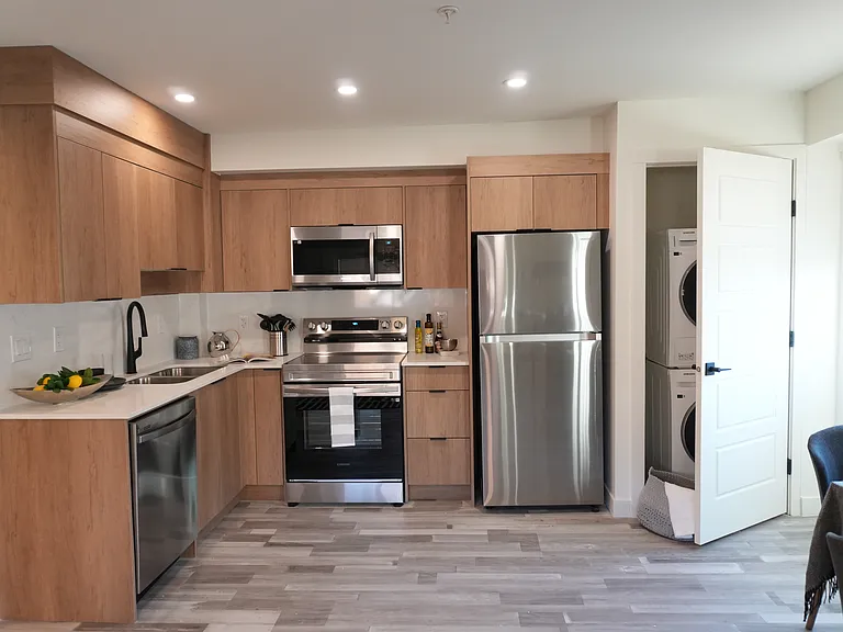 1019 17th Ave SW — Photo 14