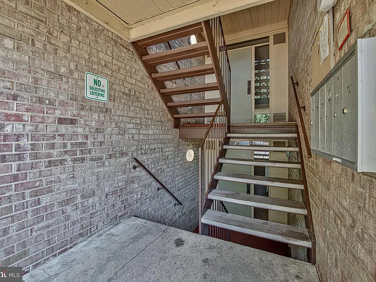 7170 Donnell Pl #C1 — Photo 6