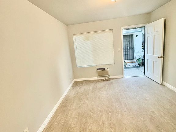 3rd image of 1613 S Gladys Ave Unit 5
