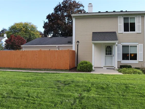 127 Greenway Blvd, Churchville, NY 14428