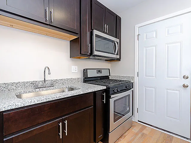 2415 E 78th St #1 — Photo 9