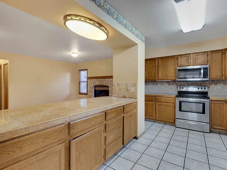 1025 Centennial Dr — Photo 9
