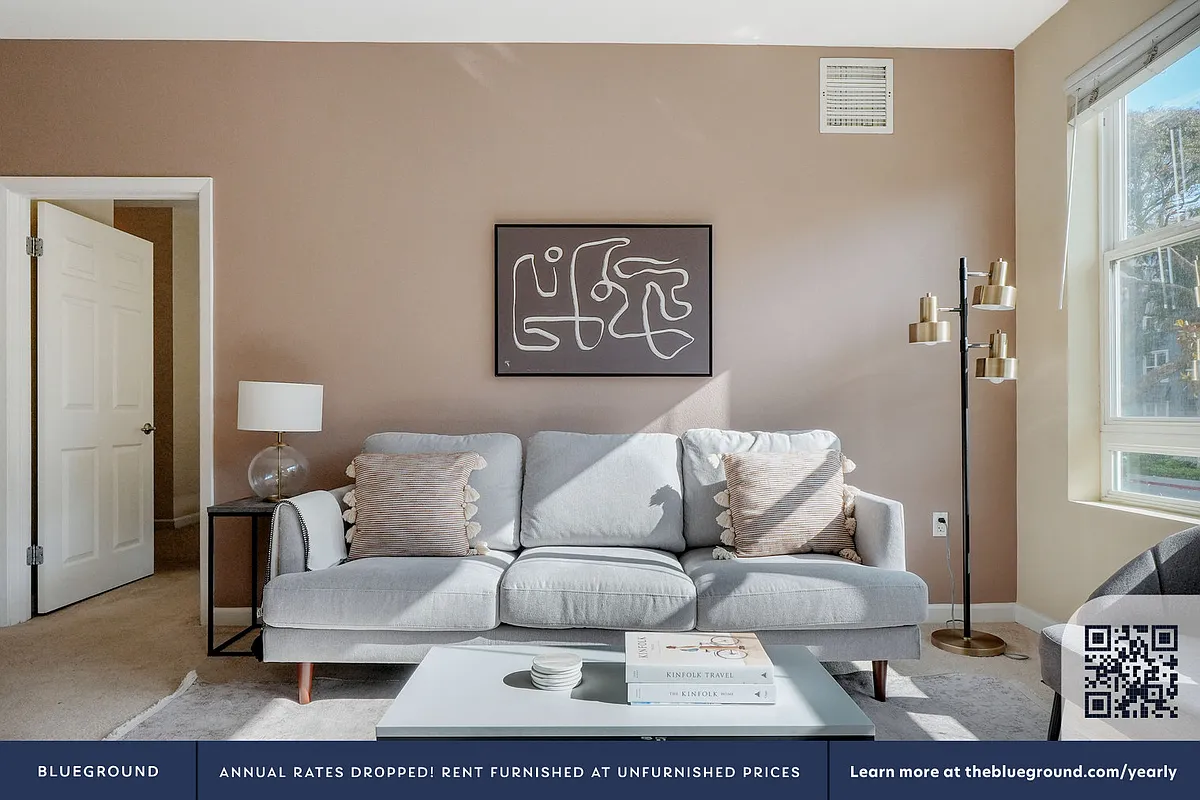 Living Room - 853 Commodore Dr #2-ID1398