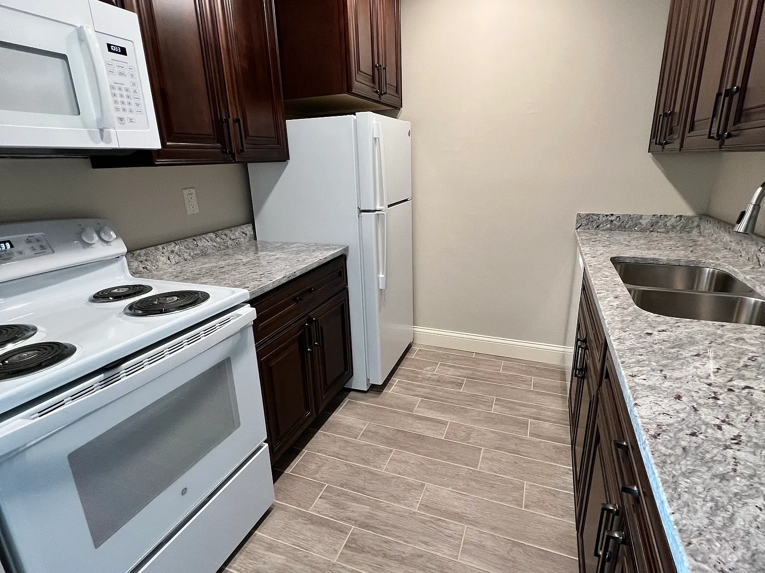 1 bed, 860 sqft, $1,149 — Photo 1