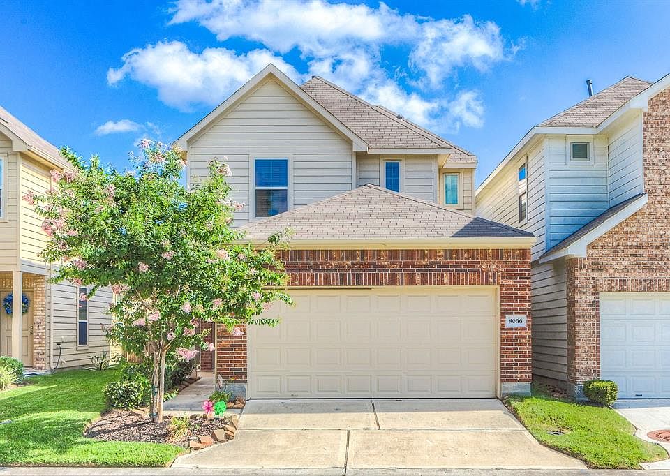 1st image of 8066 Villa Lago Ln