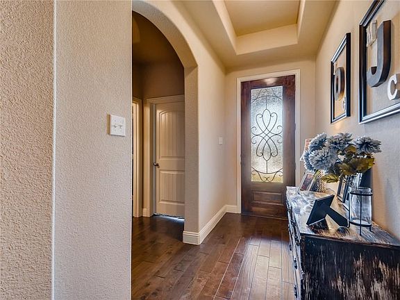 2nd image of 1510 Cowtown Dr