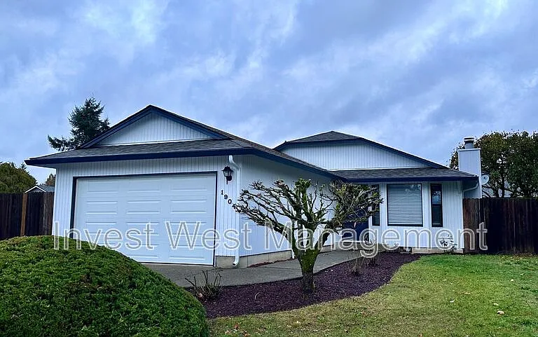 1904 SE Blairmont Dr — Photo 1