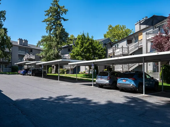 8495 SW Hemlock St, Portland, OR 97223