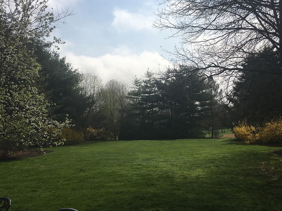 2nd image of 34 Saratoga Dr