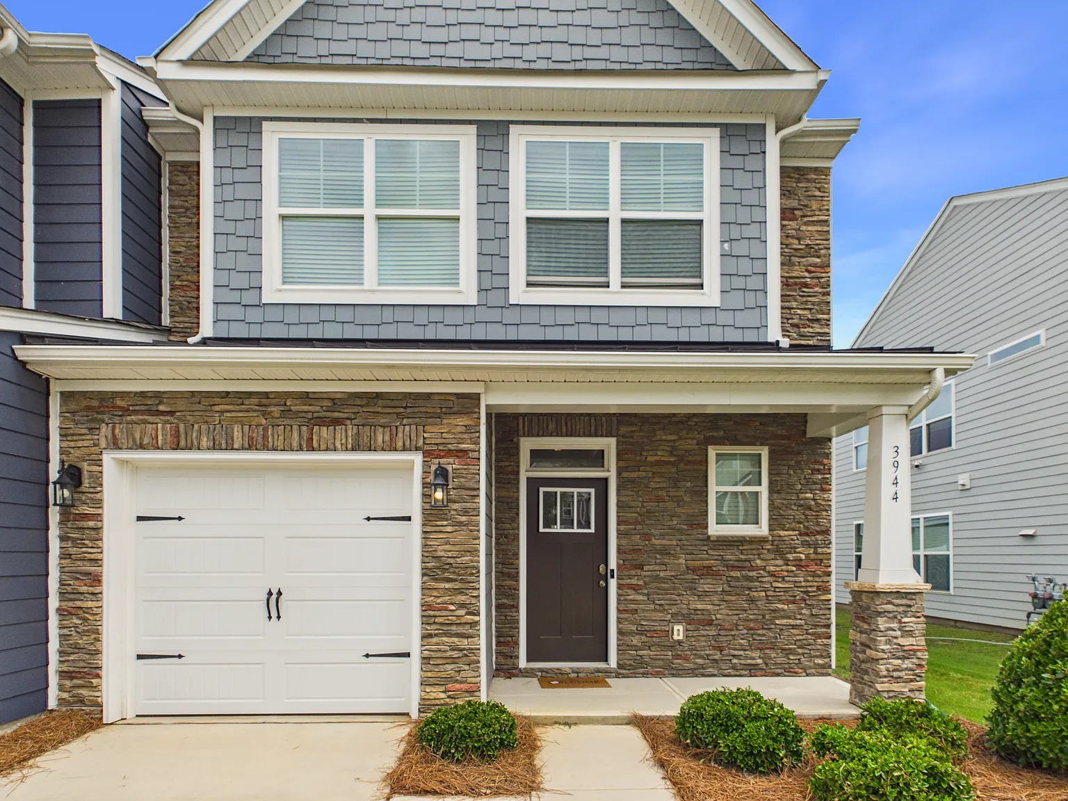4 bed, 2.5 bath, 2075 sqft, $2,250 — Photo 3