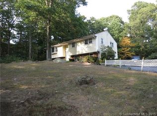 389 Raymond Hill Rd, Uncasville, CT 06382