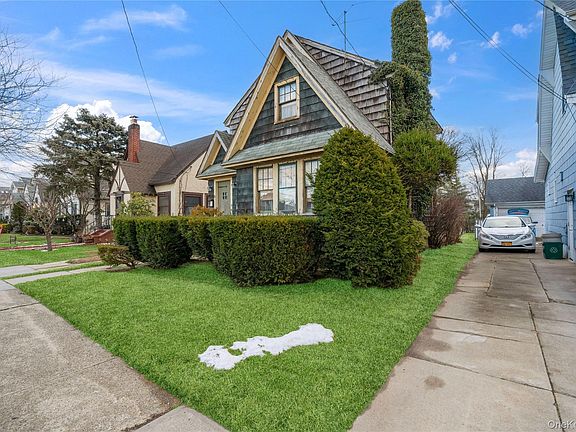 3rd image of 114 Buckingham Pl