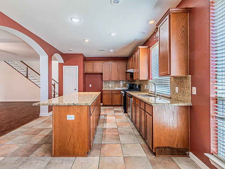 6801 Amesbury Ln — Photo 12