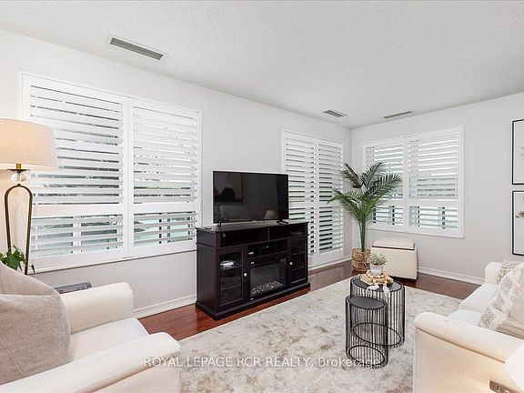 5th image of 35 Via Rosedale Way #113