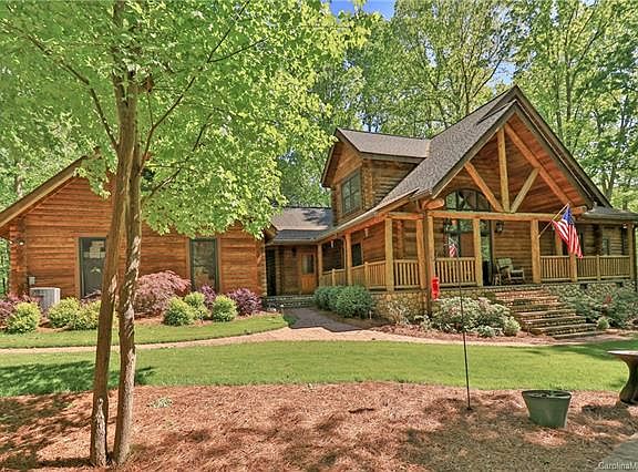 2nd image of 7325 Mockingbird Ln