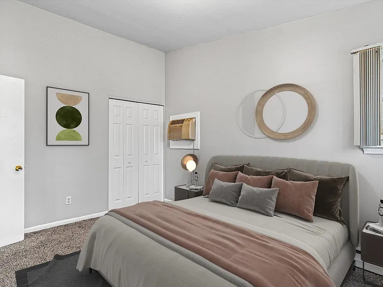 Village Grove Apartments — Photo 29