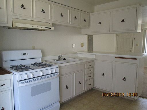 5th image of 706 Markham Ave APT 2