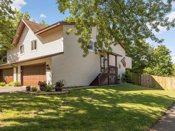 6700 Doriann Ct, Eden Prairie, MN 55346