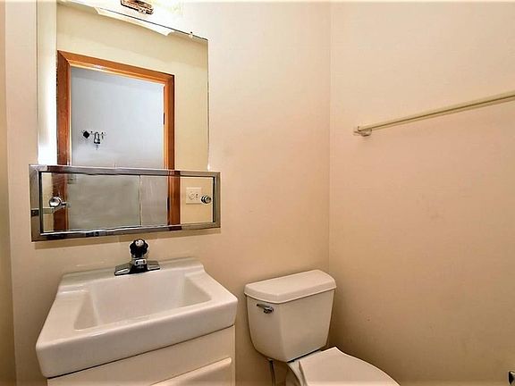 3rd image of 6680 Edgemoor Ave