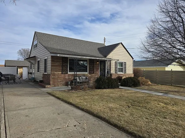 813 Primrose Dr, Ogallala, NE 69153