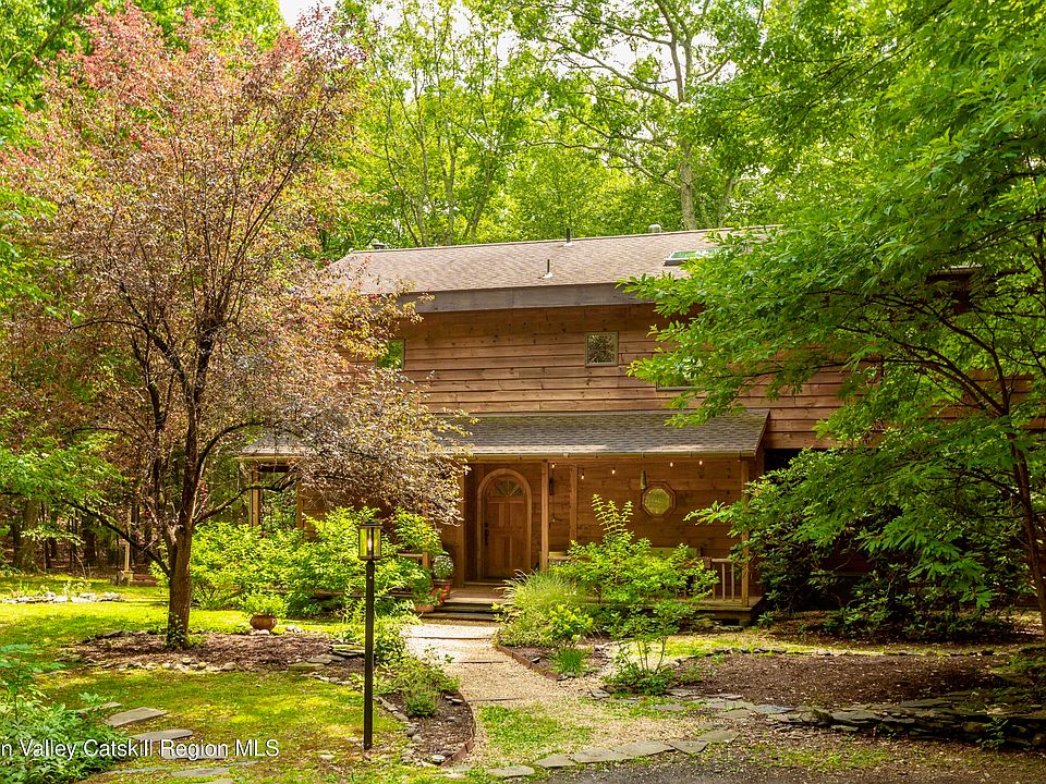 1st image of 31 Moonlight Lane