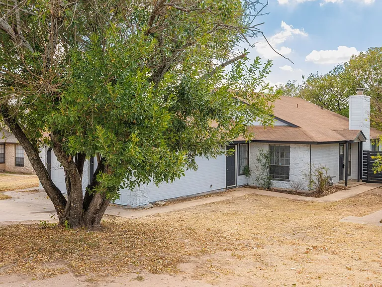 1905 Margalene Way #A — Photo 2