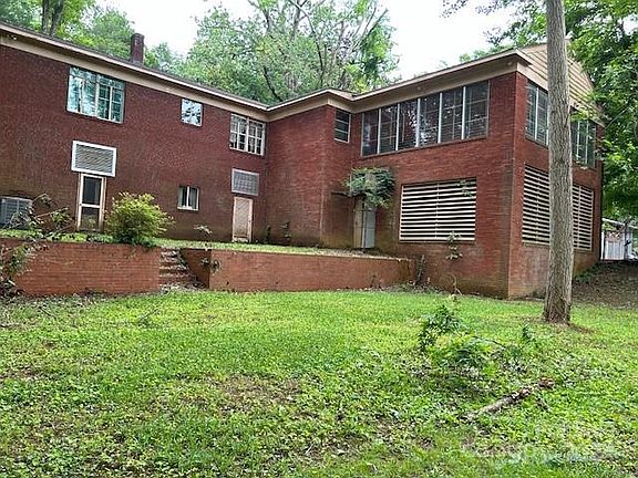 2nd image of 731 N Oakwood Dr