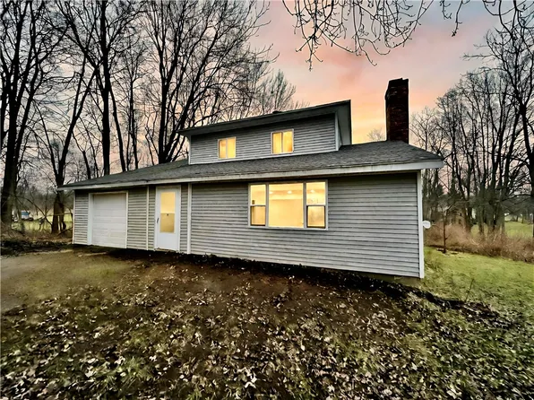 203 Elm St, Clyde, NY 14433