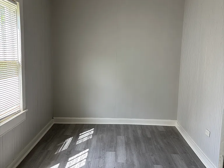223 Daugherty Ave — Photo 9
