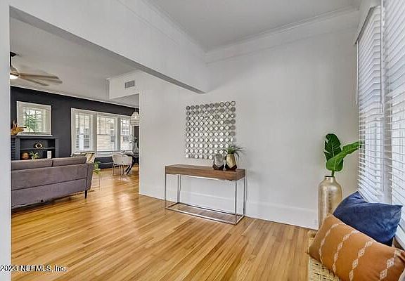 3rd image of 2801 PARK Street